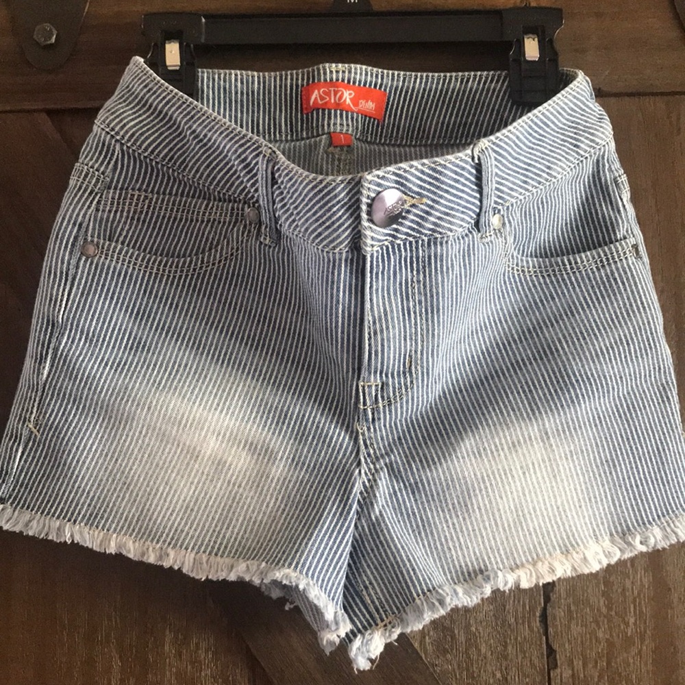 Astor Denim pinstripe Jean shorts size 1